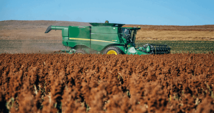combine cutting wheat